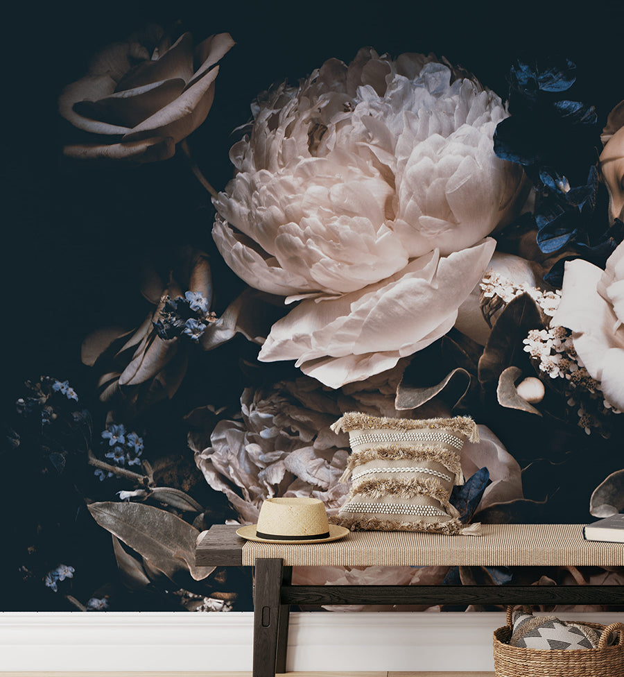 Lifelike floral wallpaper design by Walltrendz