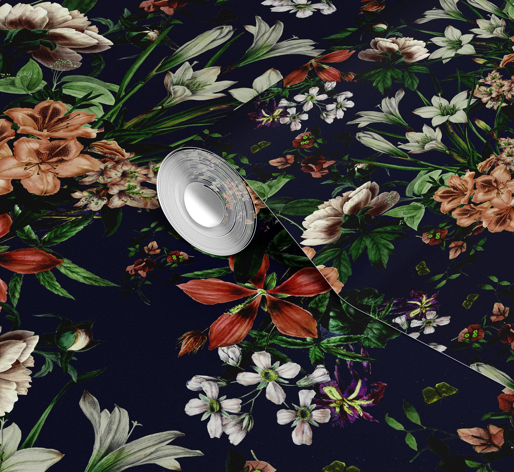 Dark Blooming Flower Pattern Wallpaper