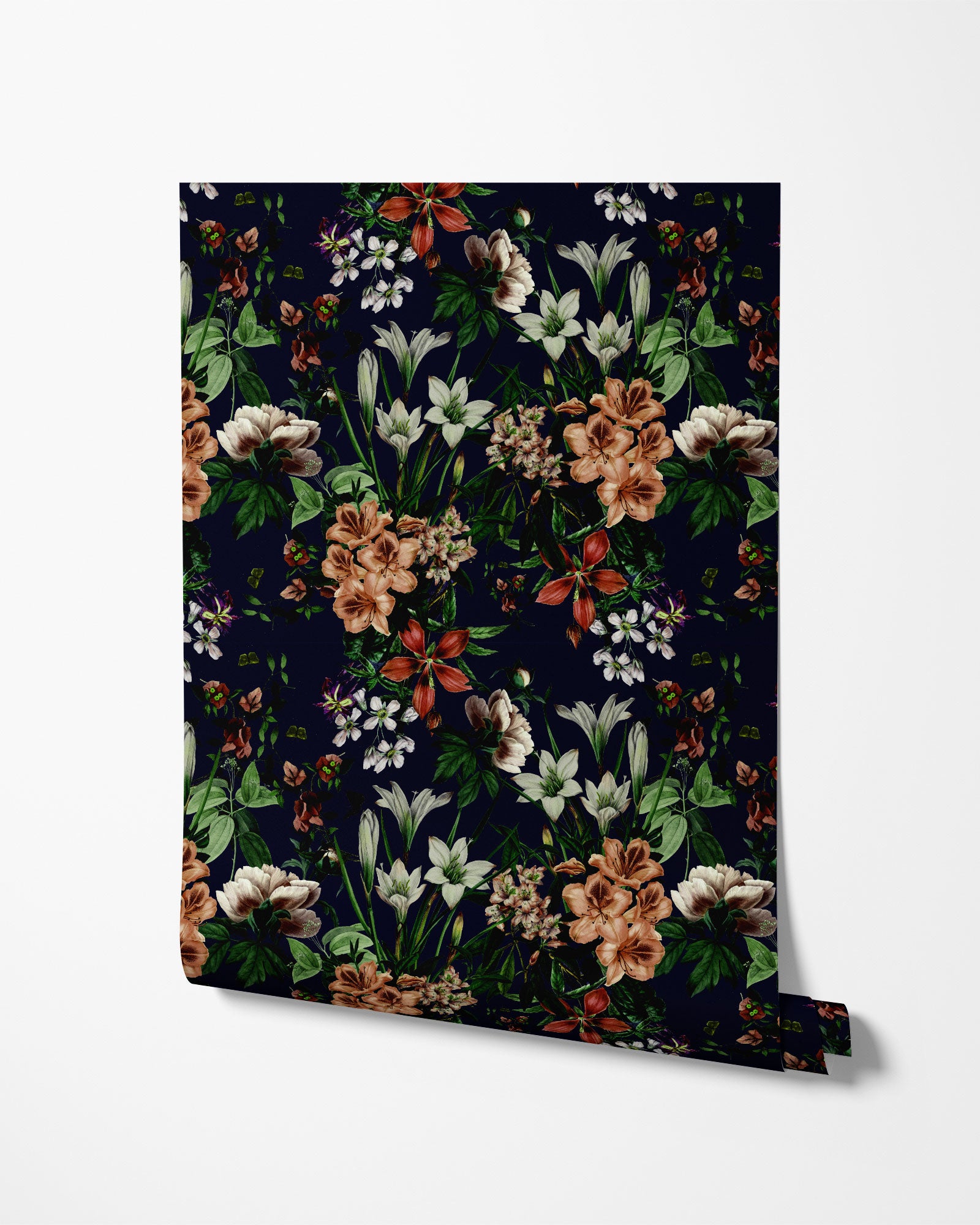 Dark Blooming Flower Pattern Wallpaper