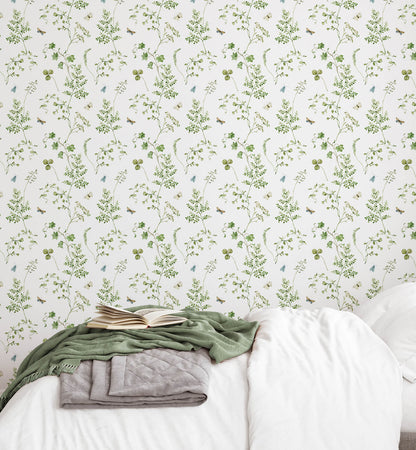 green leaves pattern wallpaper