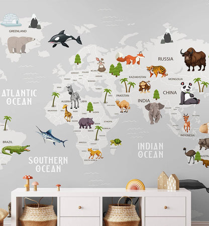 Animals world Map - Walltrendz