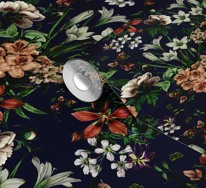 Dark Blooming Flower Pattern Wallpaper